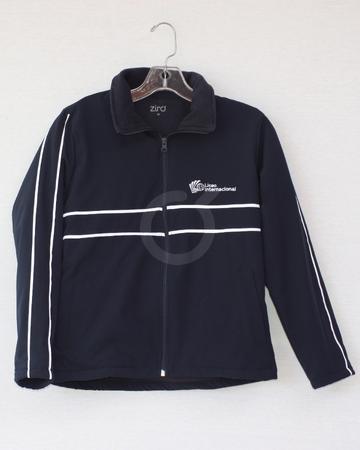 <p>Chompa de invierno, semi-permeable por fuera, polar por dentro. Unisex.</p>

<p>&nbsp;</p>
