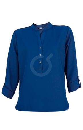 <p>Blusa en cuello nerú con botones, manga 3/4 con botón para doblar manga.  Tela fluida.</p>

<p>Producto bajo pedido, mínimo 24 unidades.  Pedidos a ventas@ziro.com.ec</p>

<p>Precio varia dependiendo de la cantidad y bordados.</p>
