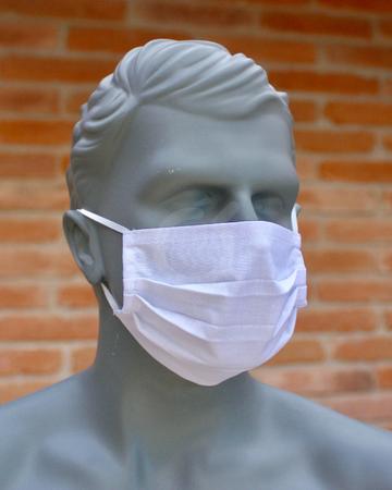 <p>Tela: Antifluido.&nbsp; Composici&oacute;n: Algod&oacute;n 35%, Poli&eacute;ster 65%.&nbsp; Peso: 123 a 136 gr/m2 cada capa.&nbsp; Tres capas: 369 a 408 gr/m2.&nbsp; Descripci&oacute;n:&nbsp; Mascarilla en tela antifluido doble capa para protecci&oacute;n de nariz y boca.&nbsp; 3 pliegues a los costados.&nbsp; El&aacute;stico a cada lado para sujetar atr&aacute;s de las orejas.&nbsp; Lavadas:&nbsp; 50.</p>

<p>Producto bajo pedido, m&iacute;nimo 24 unidades.&nbsp; Pedidos&nbsp;a ventas@ziro.com.ec</p>
